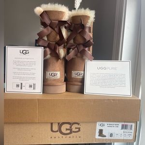 Women’s Bailey Bow Uggs: Chesnut Color